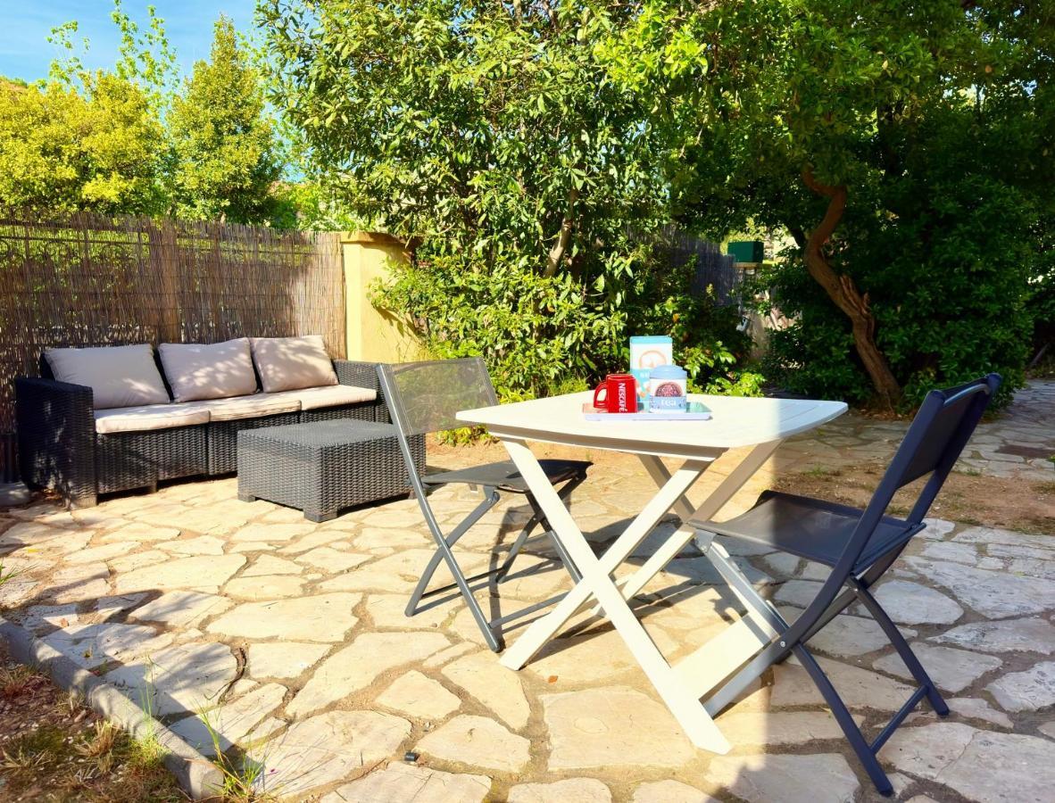 Studio Au Calme Tout Confort Proche Des Plages - Jardin Wifi Parking Fréjus Exteriér fotografie